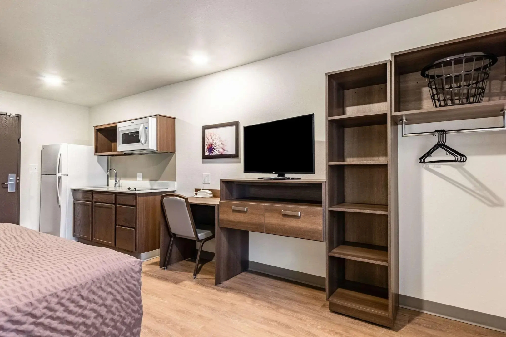 Photo - WoodSpring Suites Indianapolis Airport South