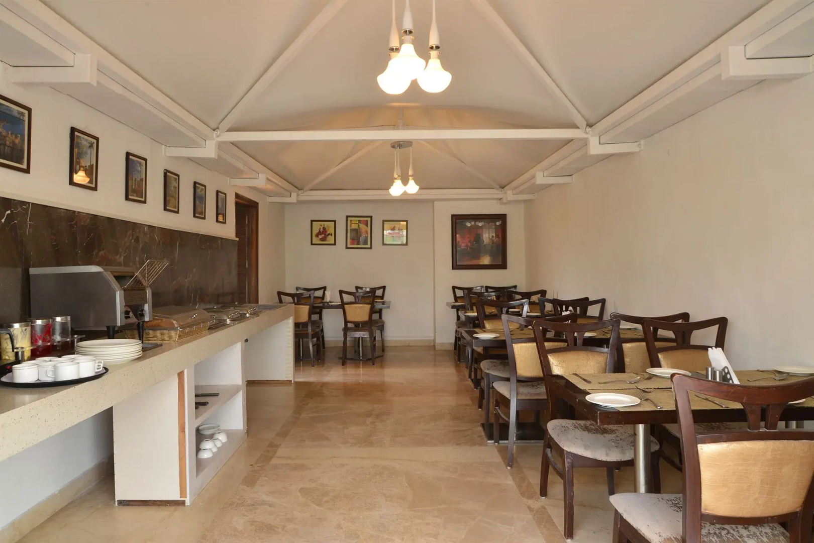 Photo - Hotel Le Roi Near New Delhi Railway Station