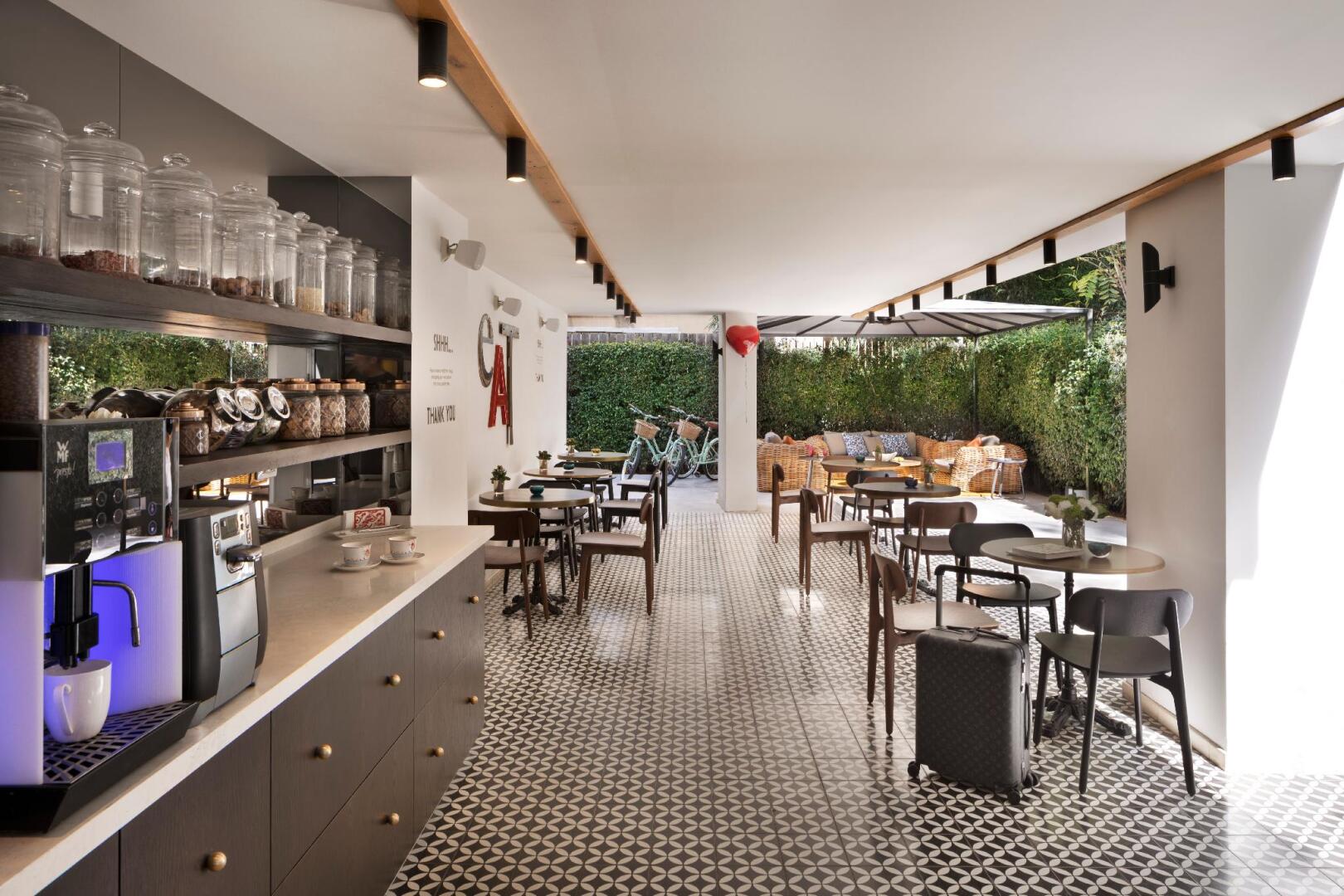 Photo - Jacob Shenkin Hotel