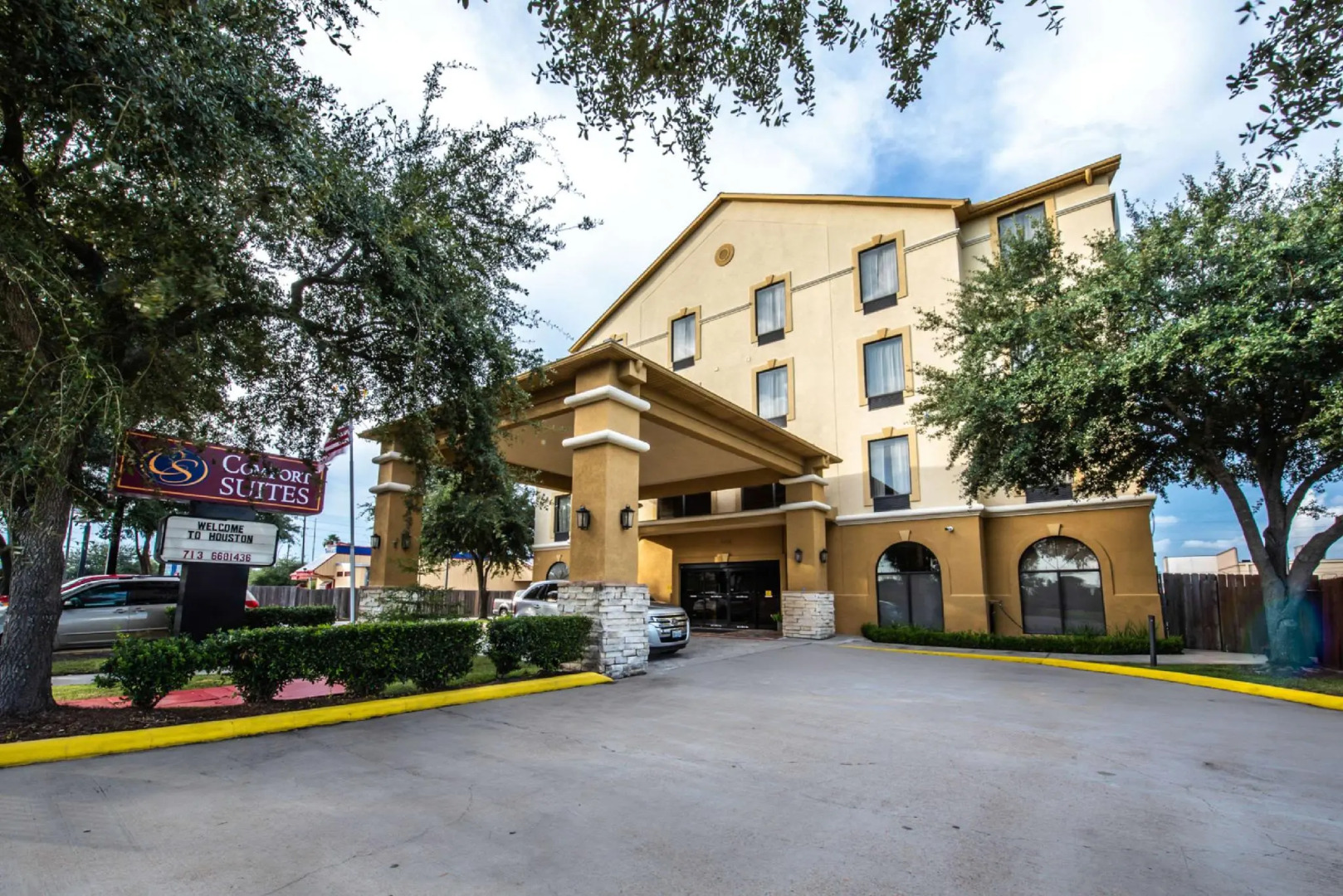 Photo - Comfort Suites Houston near Medical Center- NRG Stadium