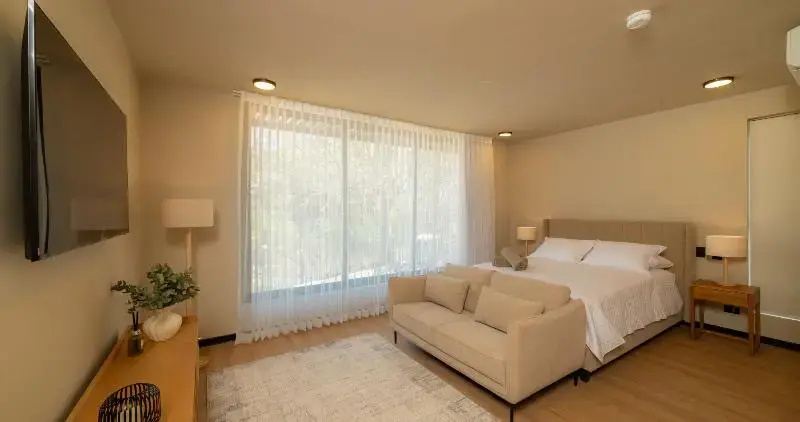 Photo - BEE Suites San José - Santa Ana