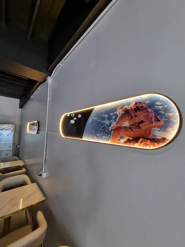 Foto - Met A Space Pod @Phrom Phong