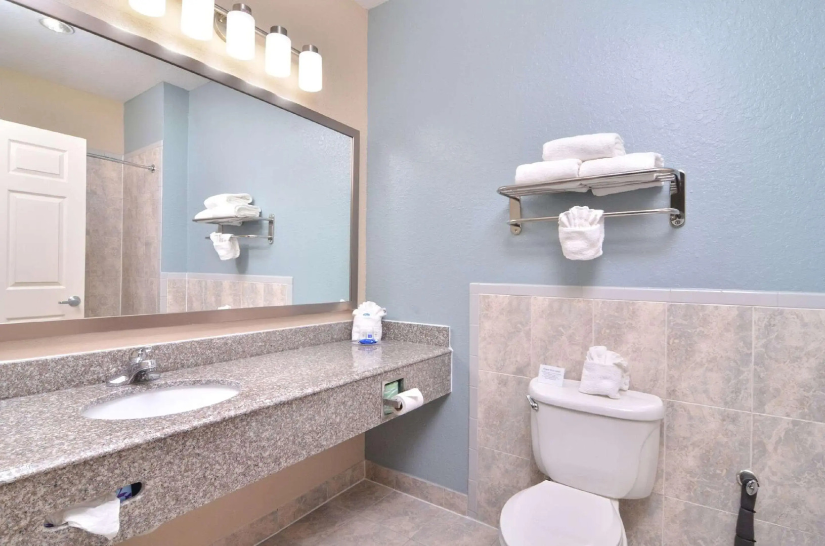 Photo - Best Western Plus Northwest Inn & Suites