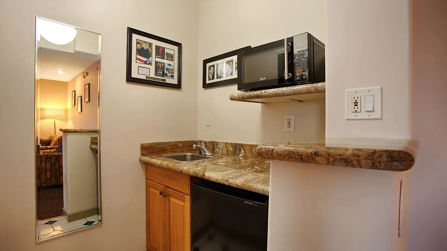 Photo - The Hollywood Franklin Hotel near Universal Studios