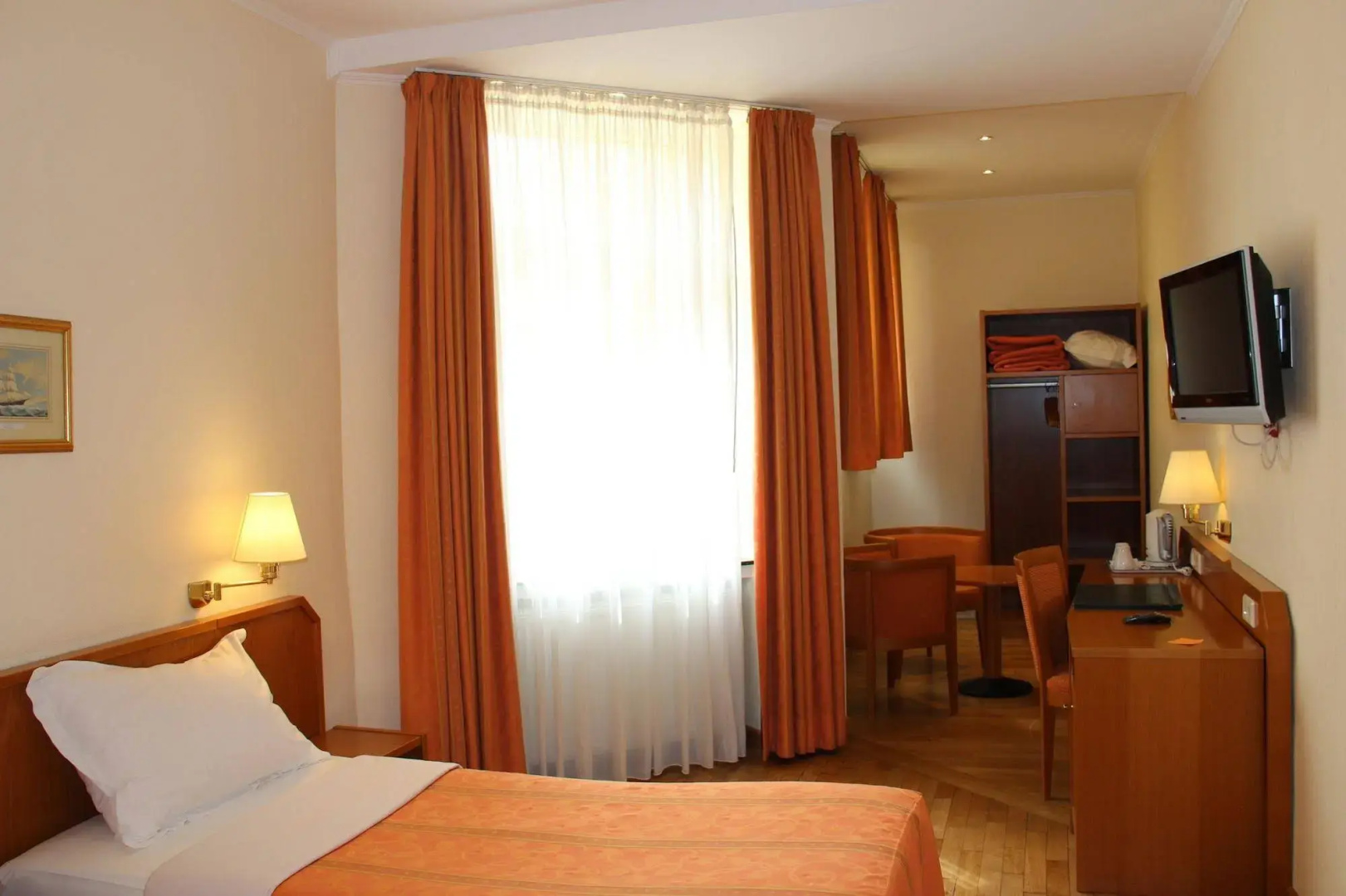 Photo - Hôtel Perrin