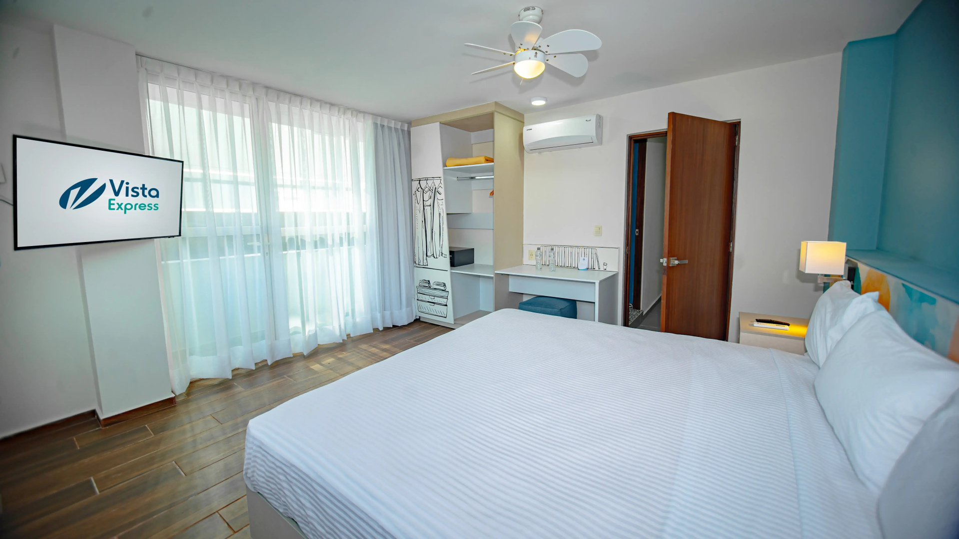 Photo - Vista Express Guadalajara Expo SureStay Collection by BW