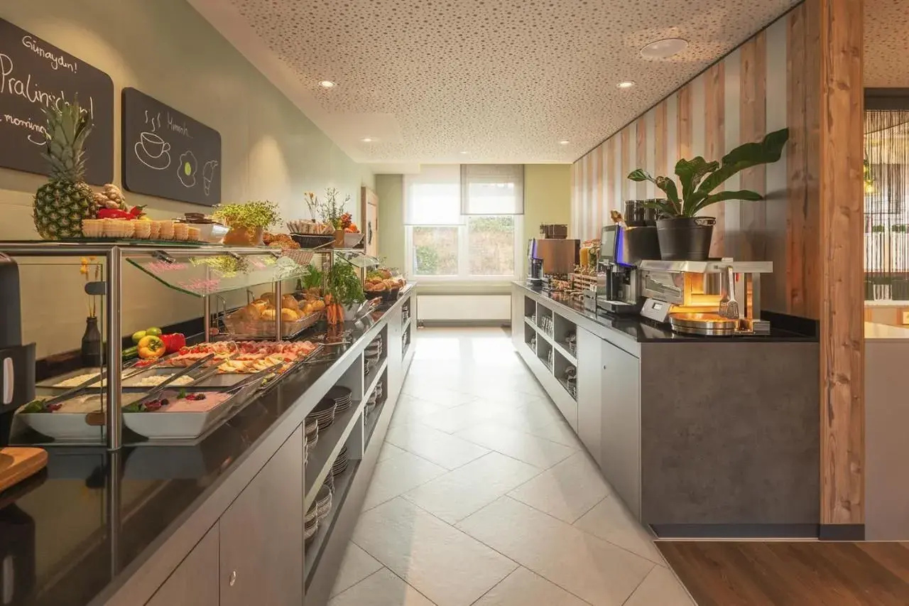 Photo - Holiday Inn - the niu, Mill Cologne Mülheim by IHG