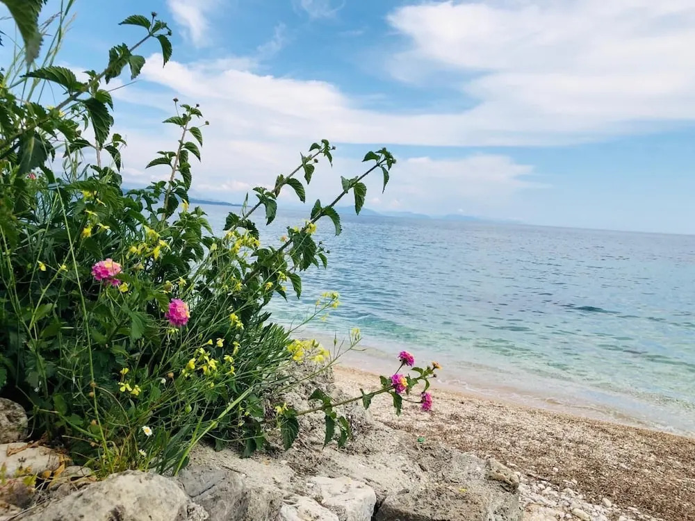 Photo - Glyfa Beach Villas