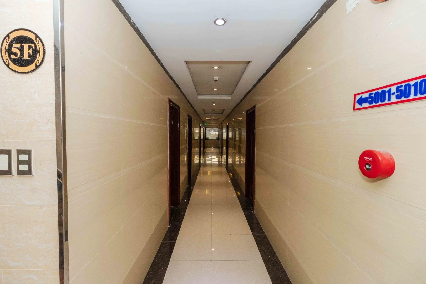 Foto - RedDoorz at Winter Hotel Araneta