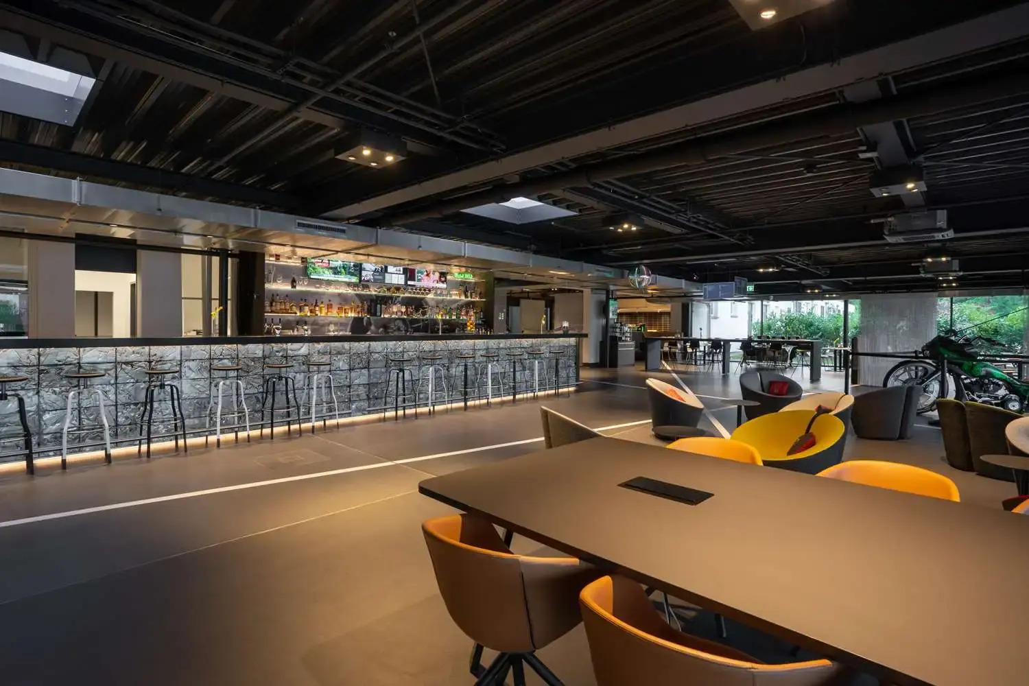 Foto - V8 Hotel Köln at MOTORWORLD