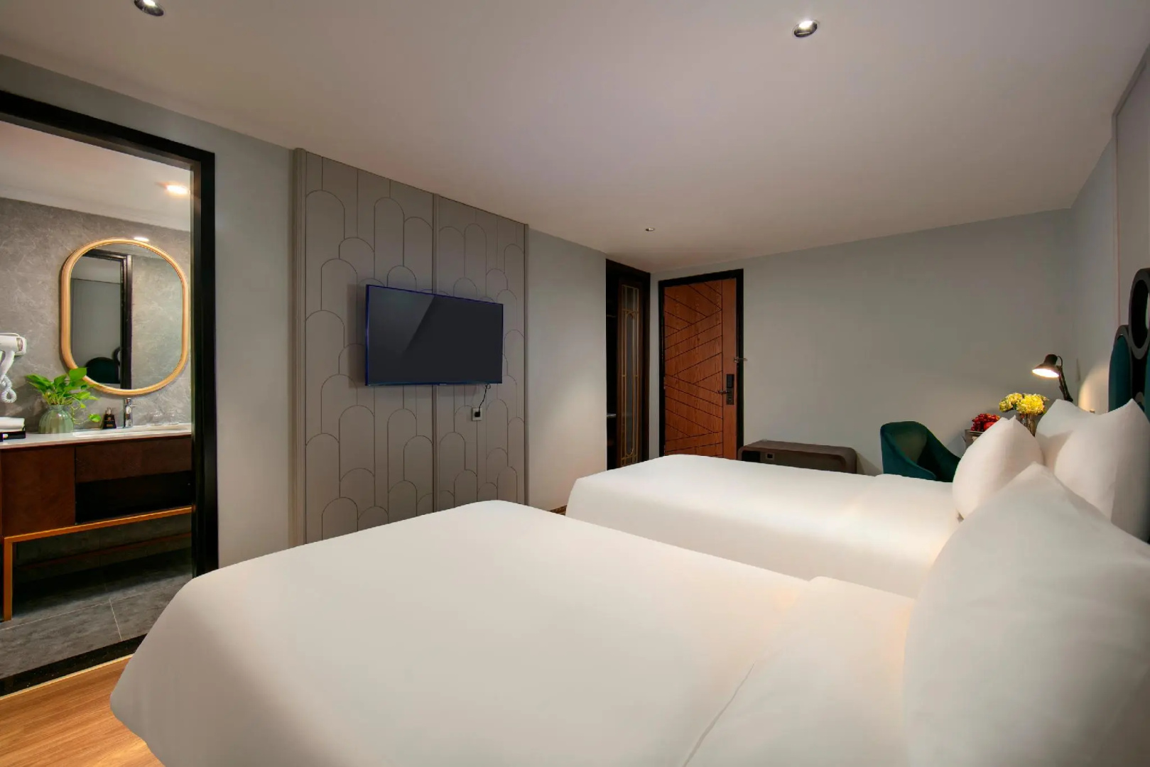 Photo - May De Ville Lakeside Hotel
