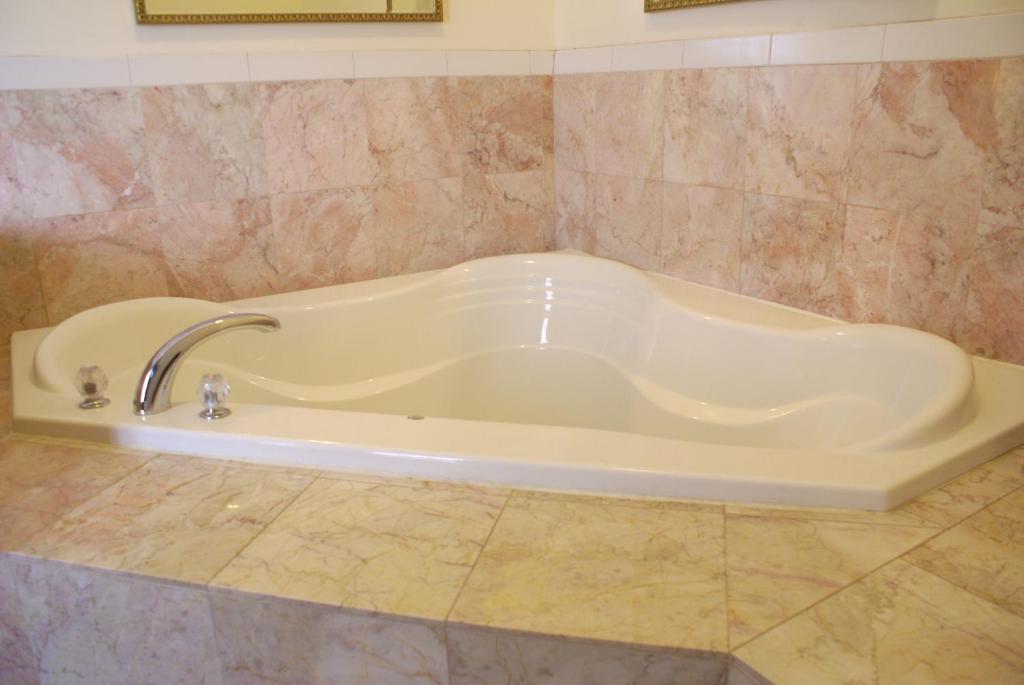 Photo - Raritan Hotel