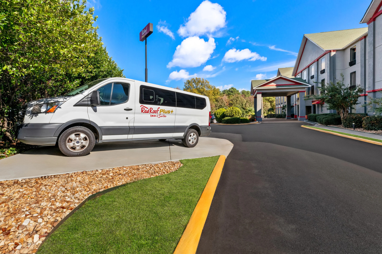 Photo - Red Roof PLUS+ & Suites Atlanta Airport South