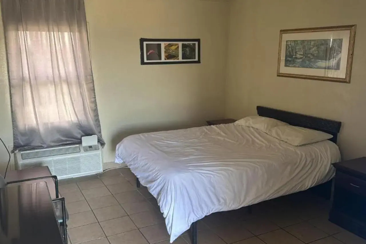 Photo - Cole Manor Motel By OYO Love Field Market Center