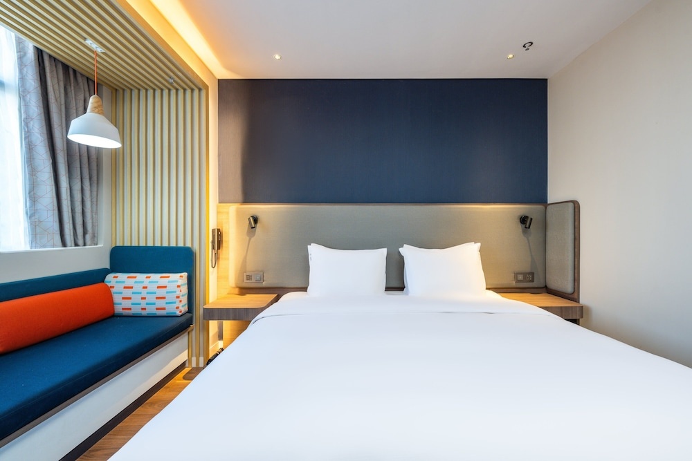 Holiday Inn Express Xinji City Center