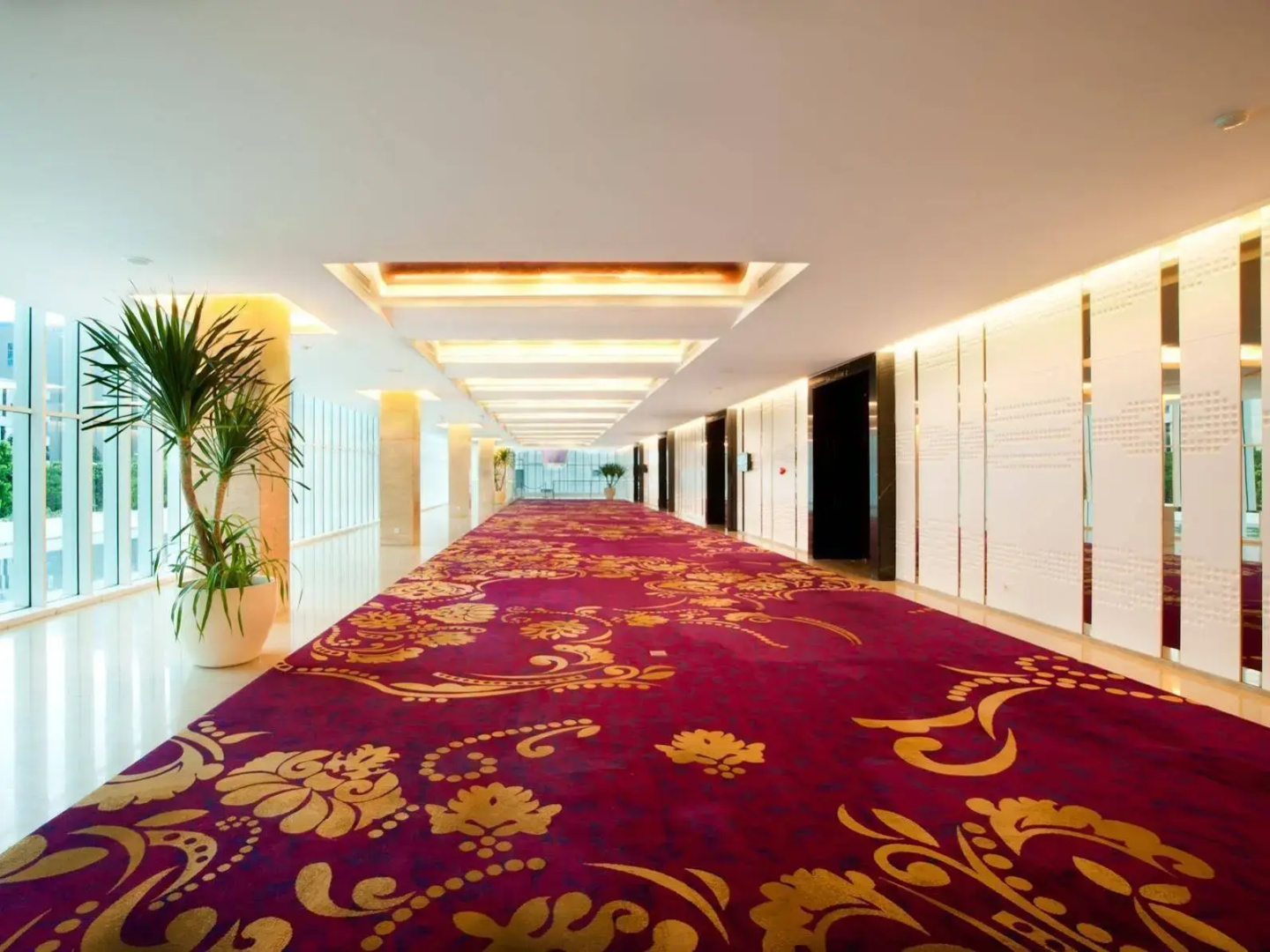 Photo - JS Luwansa Hotel and Convention Center