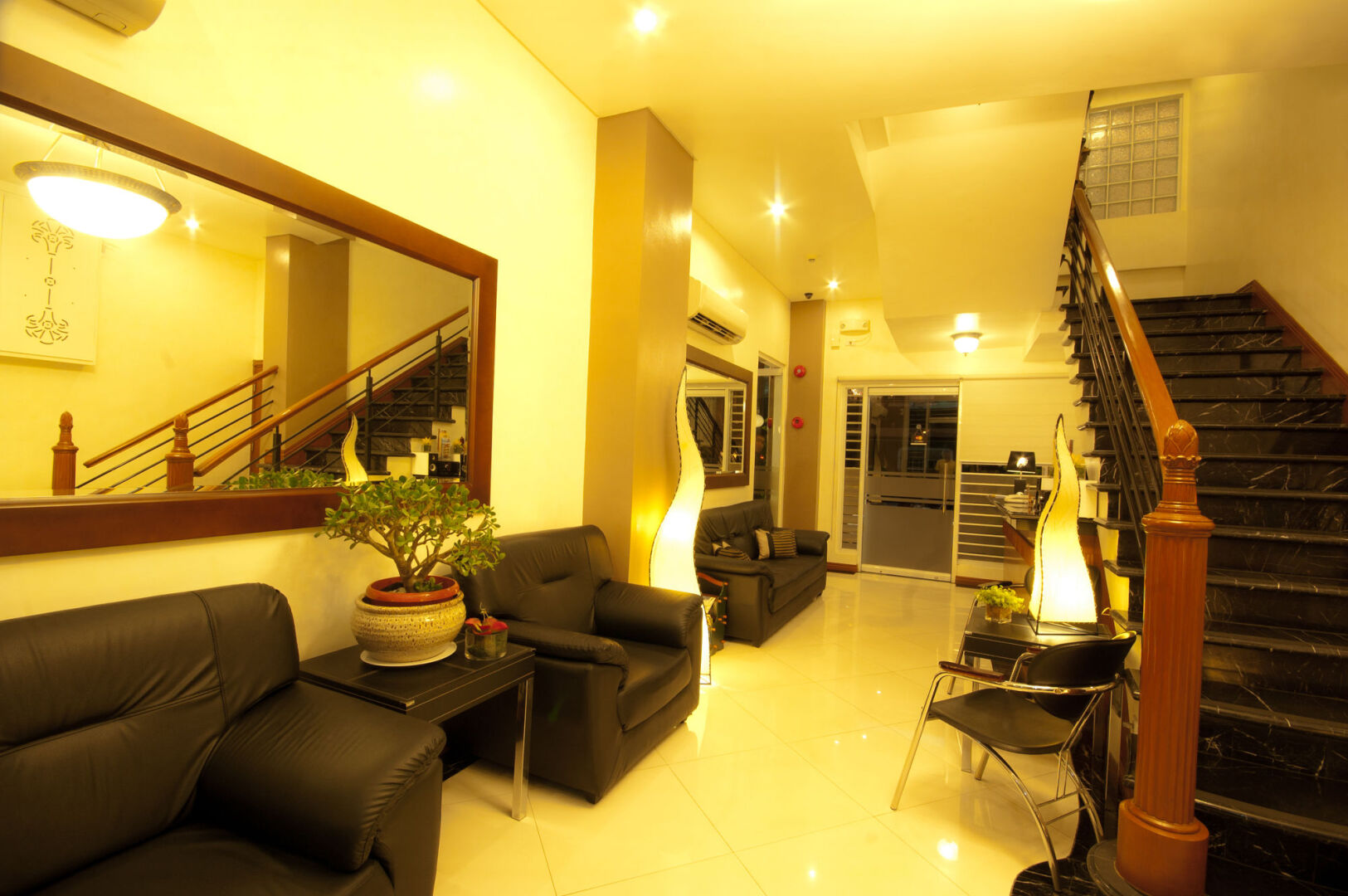 Foto - Townhouse OAK Metro Manila Near Osmena Highway PNR Pasay formerly Avitel Hotel