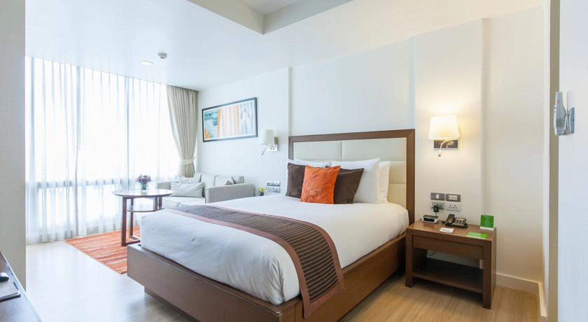 Photo - Oakwood Residence Sukhumvit 24 Bangkok