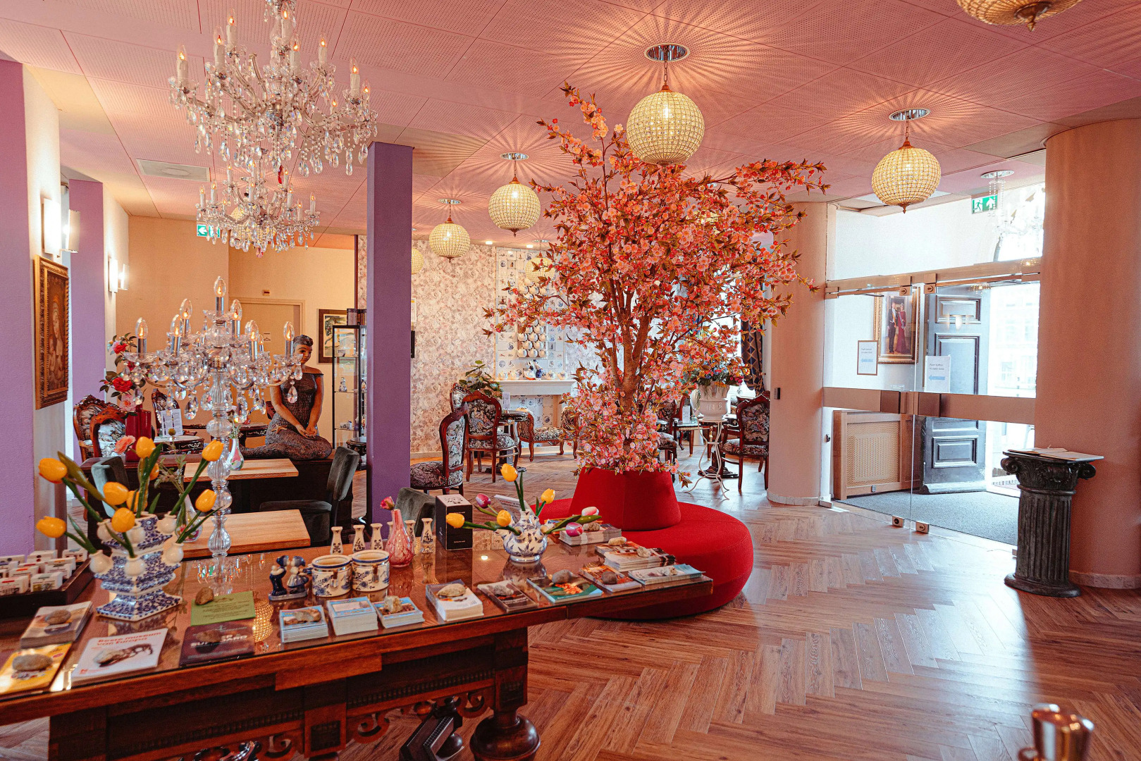 Photo - Grand Museum Hotel, BW Signature Collection