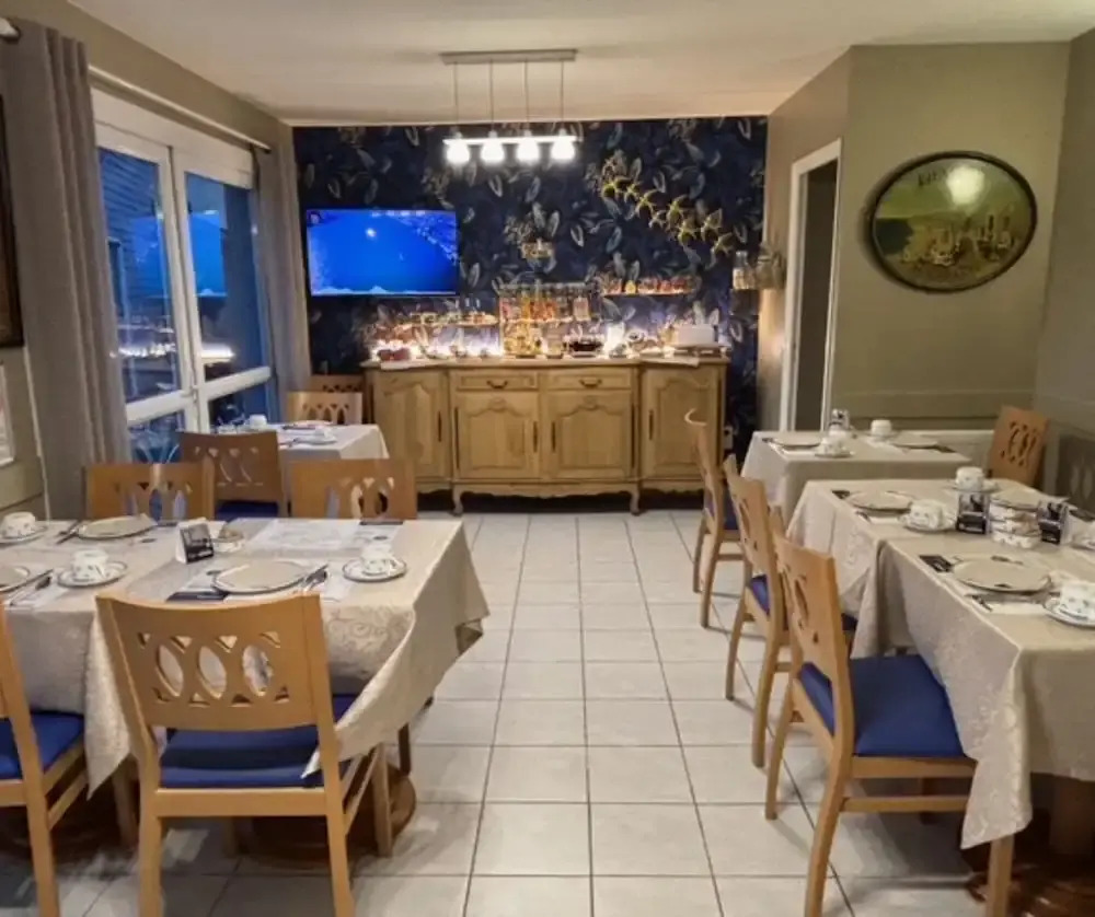 Foto - Contact hôtel - Hôtel Les Bleuets & SPA