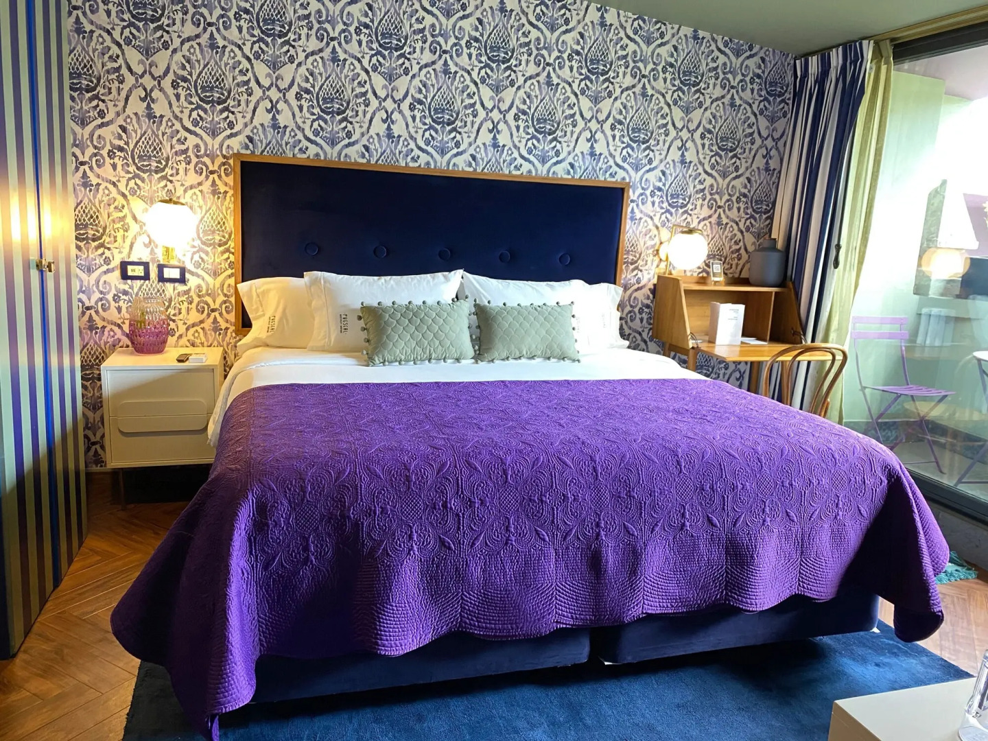 Photo - Pug Seal Polanco Anatole France