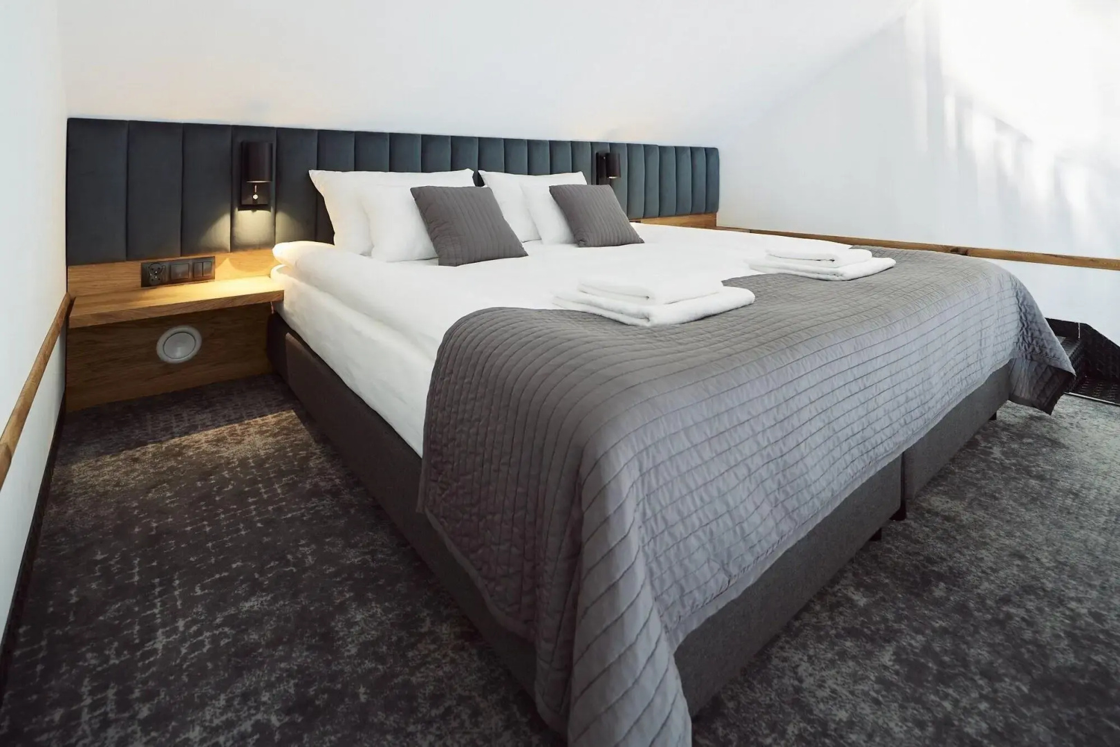 Photo - New Port Hotel
