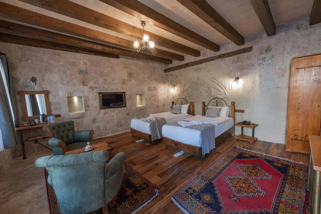 Photo - Sarnich Cave Suites