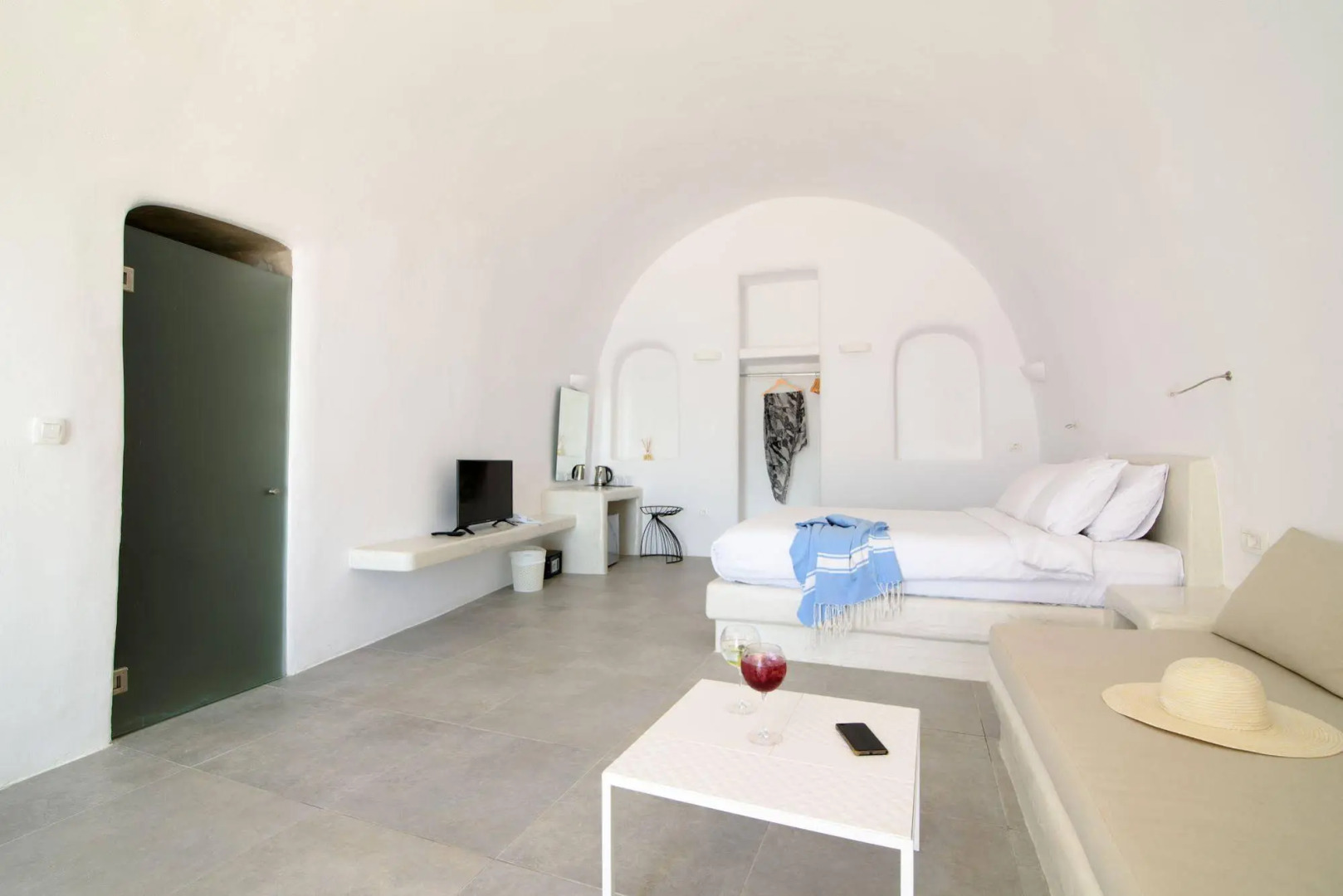 Photo - On the Cliff