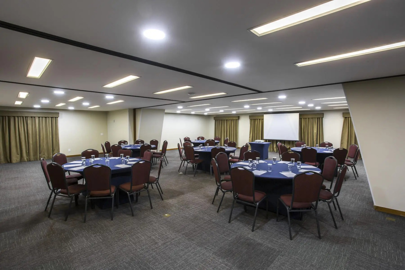 Photo - Estanplaza Nações Unidas