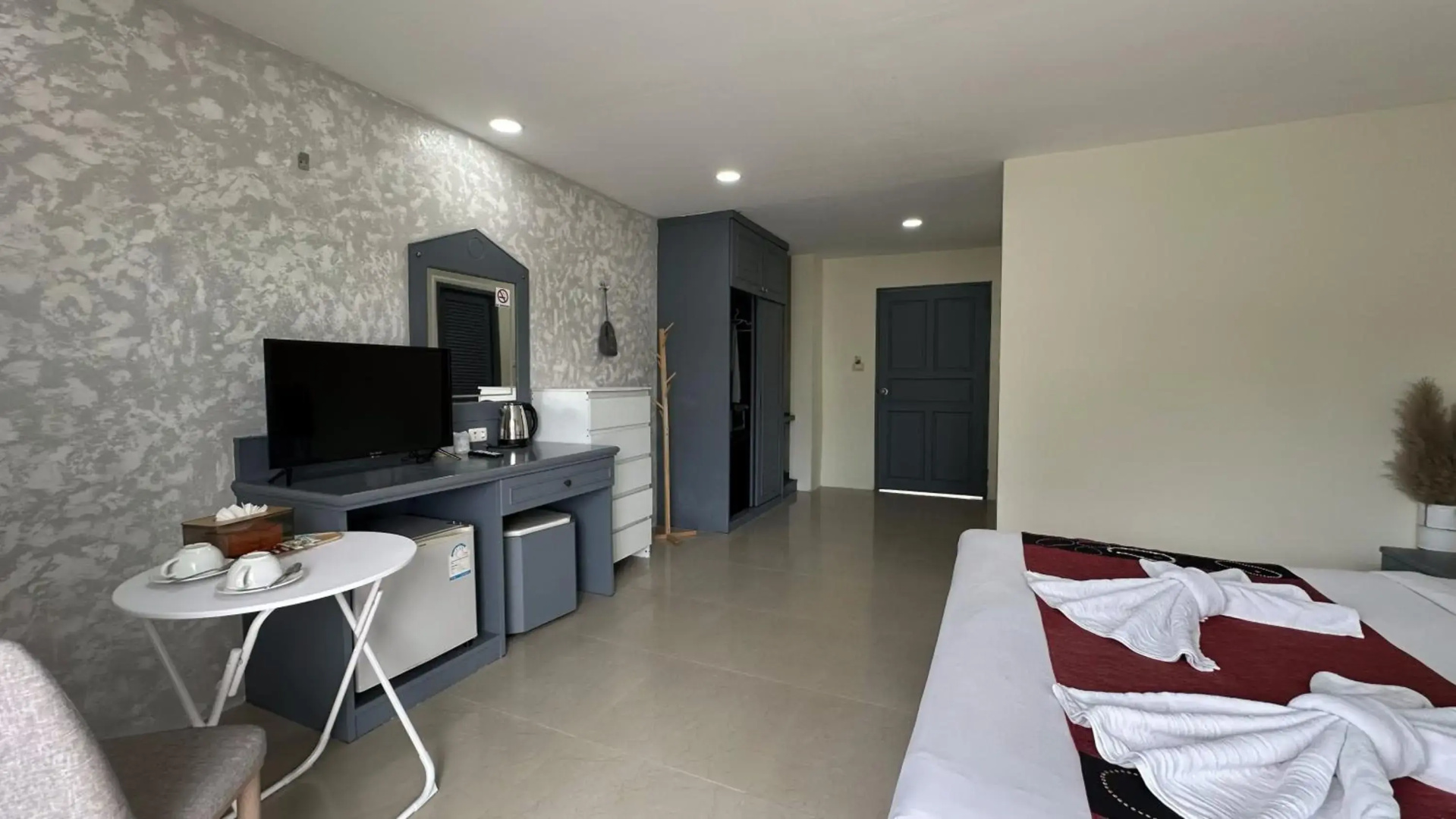 Photo - MM Hill Hotel