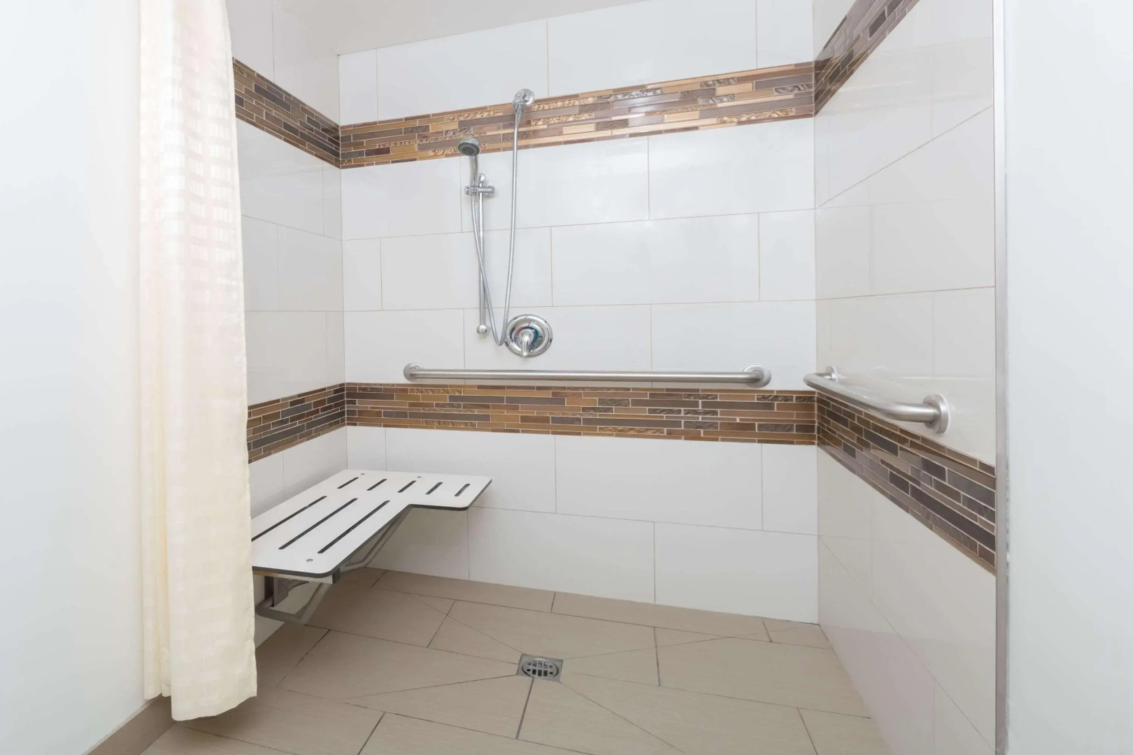 Photo - Travelodge Inn & Suites by Wyndham Bell Los Angeles Area