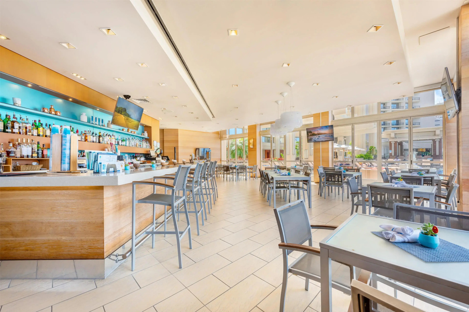 Photo - Hyatt Regency Waikiki Beach Resort & Spa