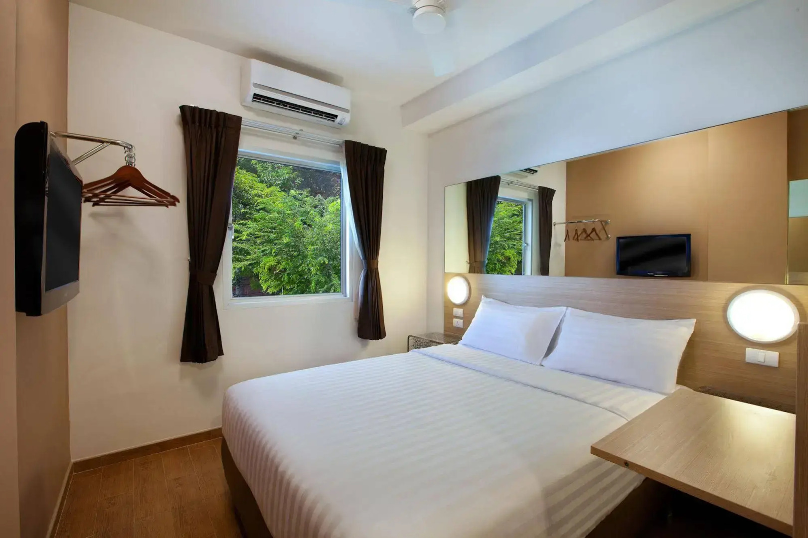 Photo - Easy Planet Bangkok Asoke