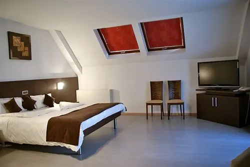 Photo - Threeland Hotel