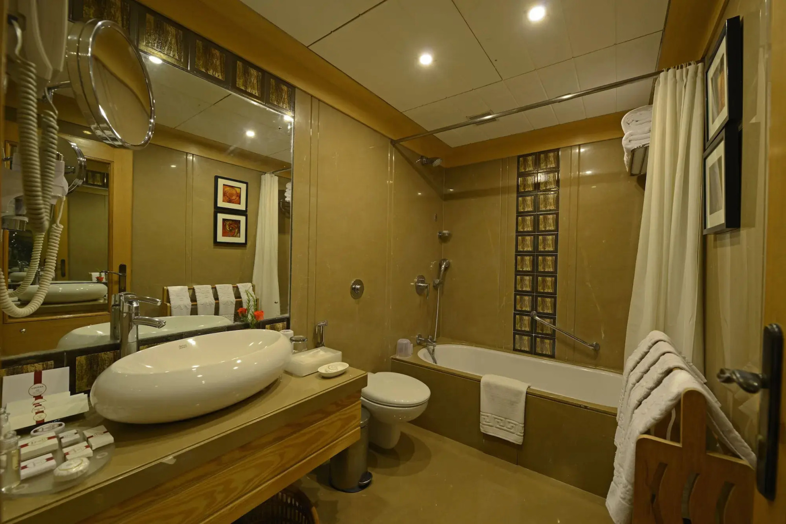 Photo - Sun-n-Sand Mumbai Juhu Beach