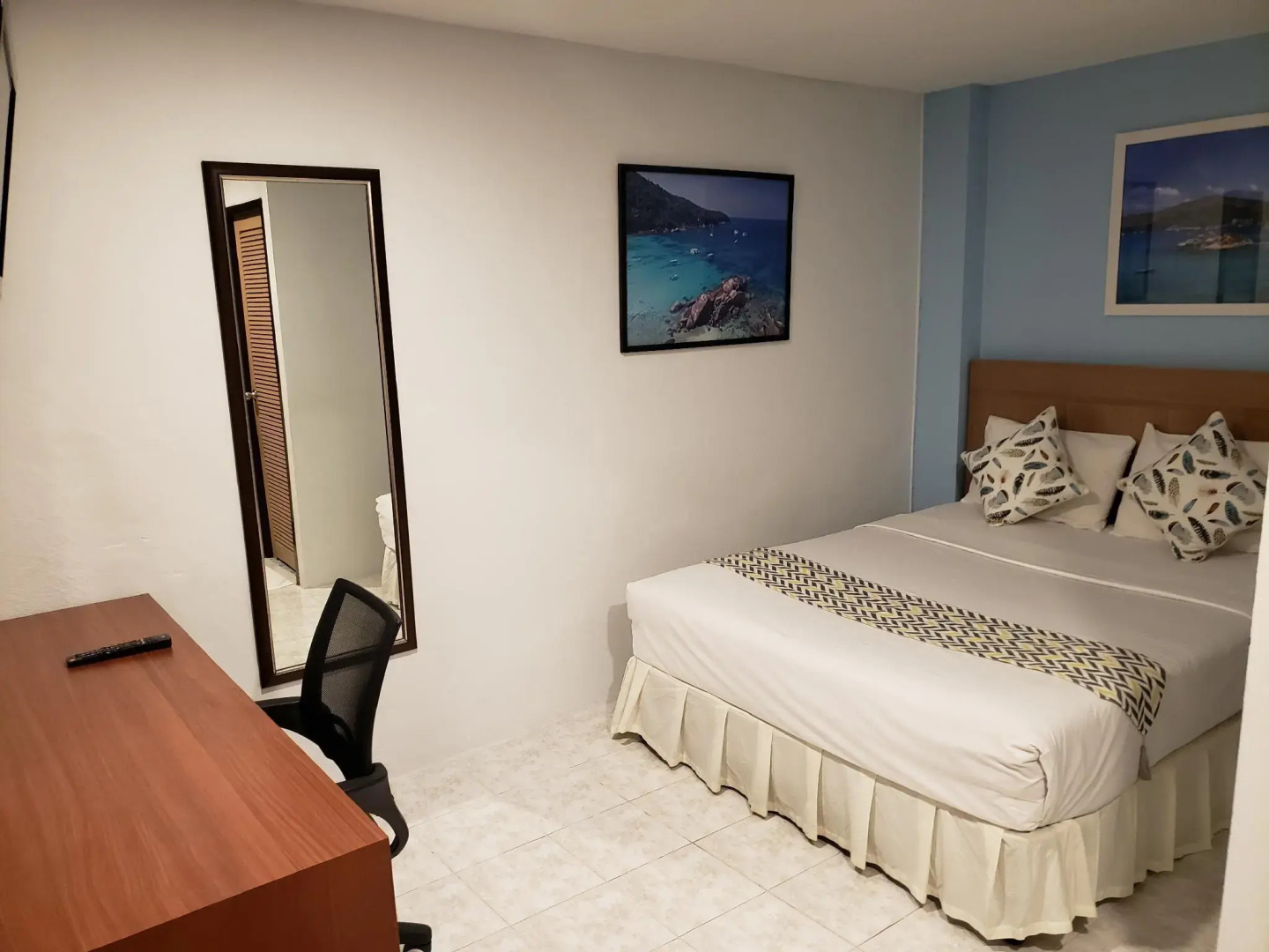 Photo - Summer Breeze Hotel