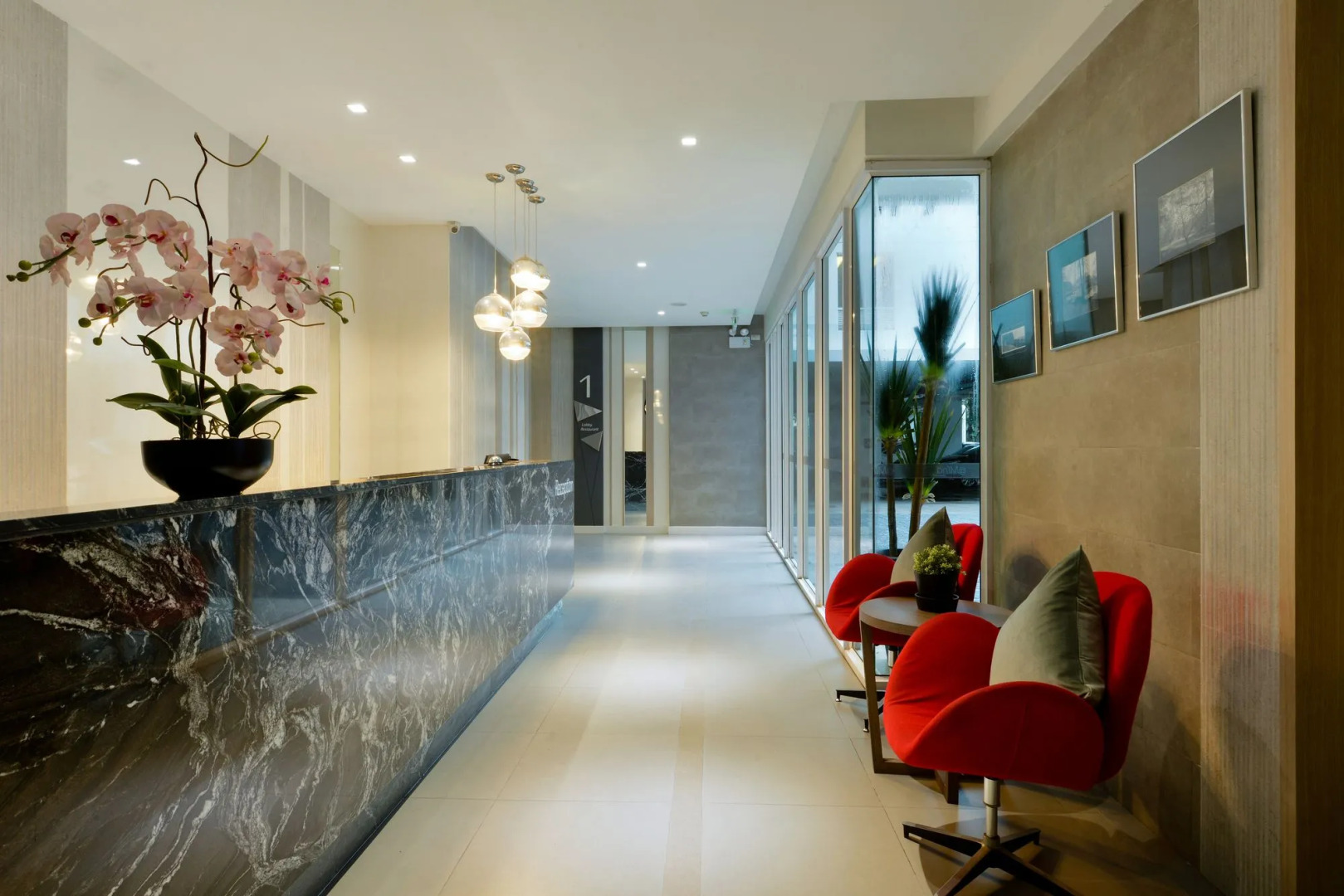 Photo - Hotel Amber Sukhumvit 85