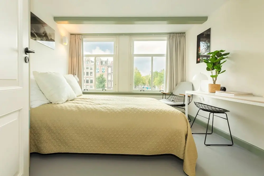 Photo - The Red Ox - Super Central Canal View Rooms