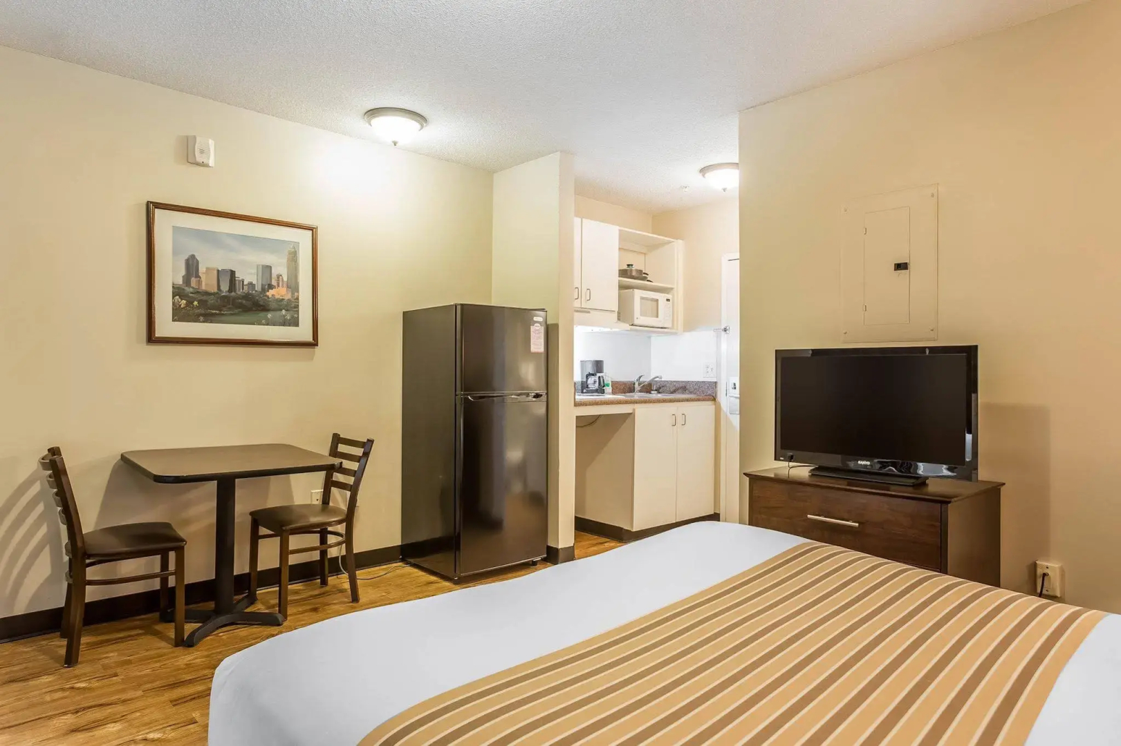 Photo - Suburban Studios near University of North Carolina-Charlotte