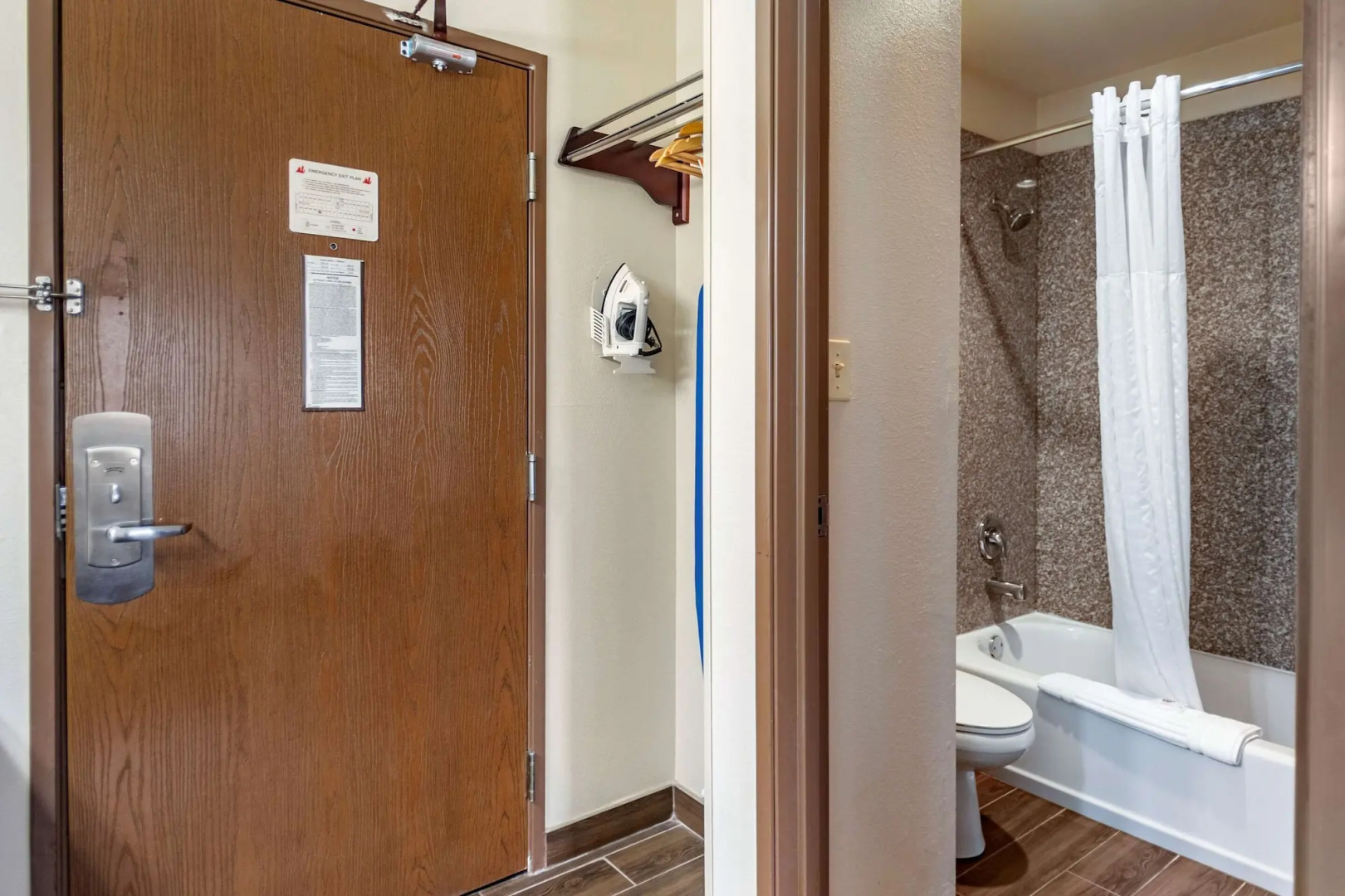 Photo - Comfort Inn Tulsa Midtown