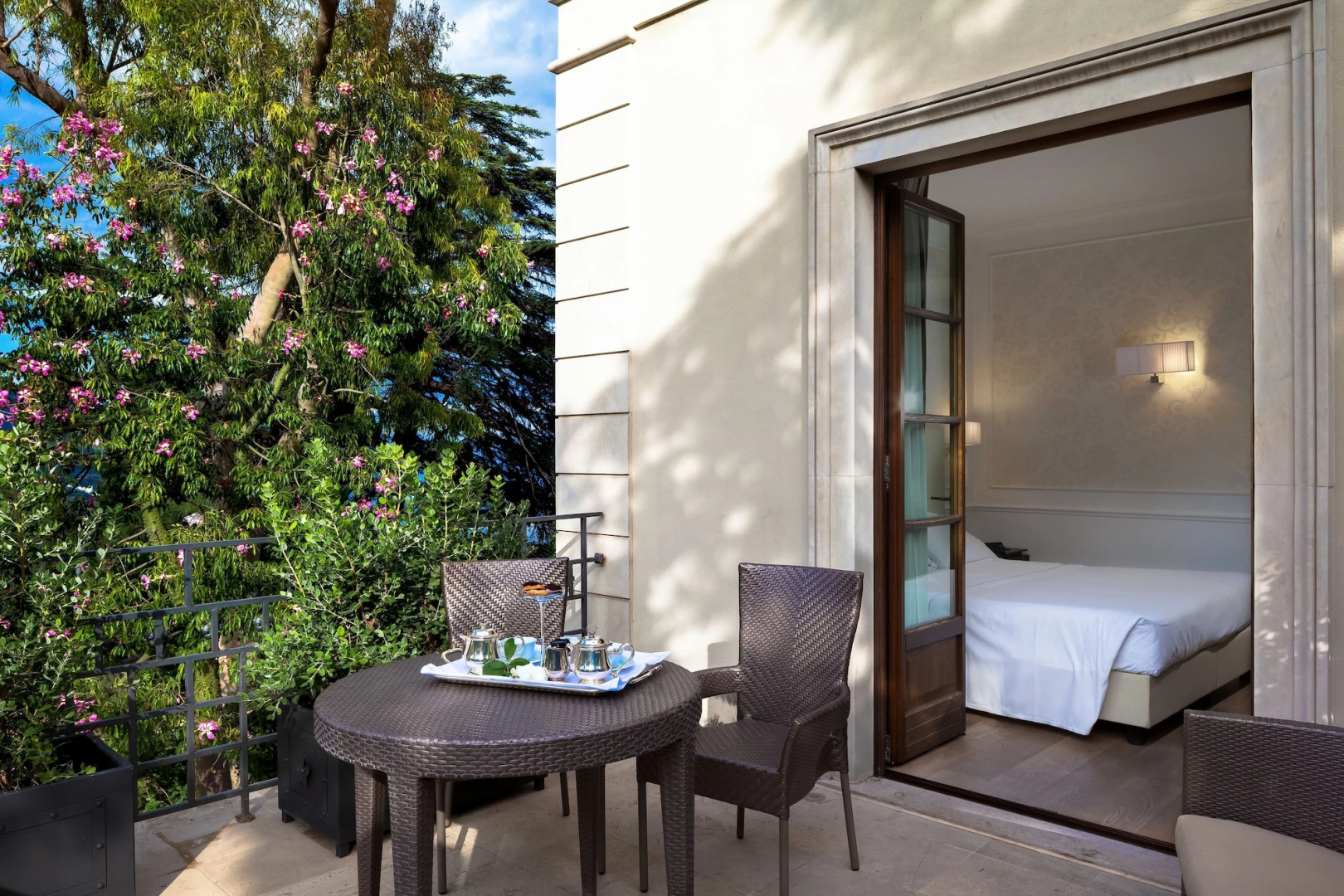 Photo - The Ashbee Hotel - The Leading Hotels of the World