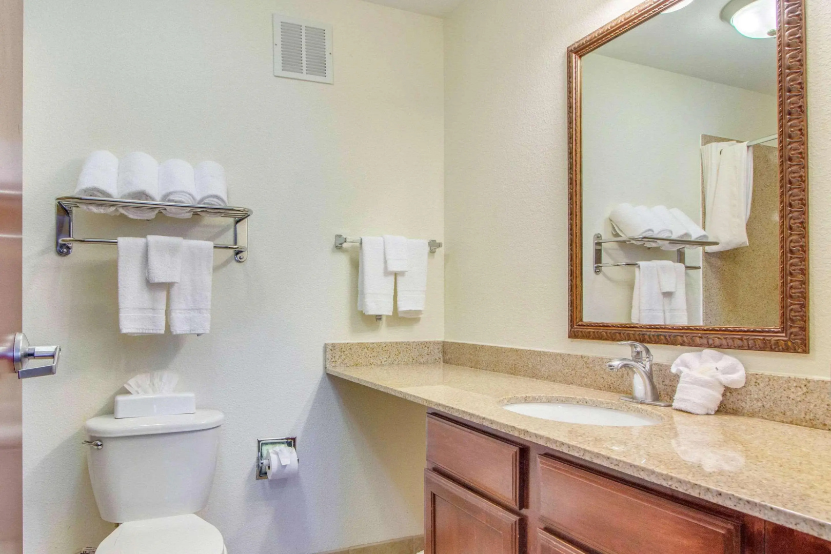 Photo - MainStay Suites Texas Medical Center/Reliant Park