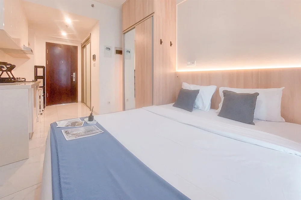 Good And Cozy Stay Studio At Sky House Alam Sutera Apartment