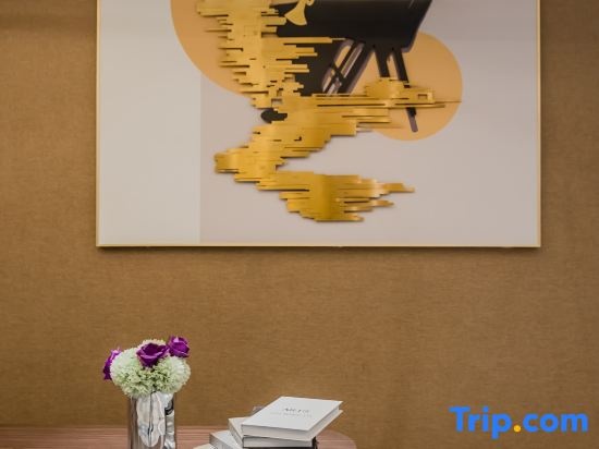 Homeinn Plus Hotel (Shanghai Meilan Lake Luonan Xincun Subway Station)