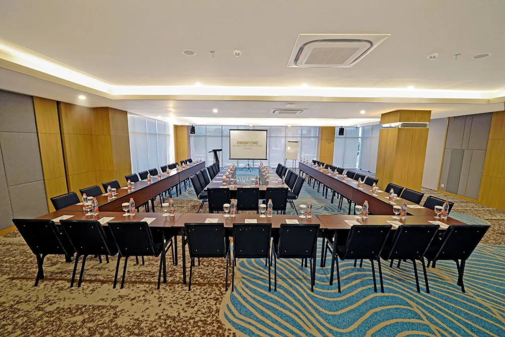 Foto - Front One Boutique Hotel Taman Anggrek