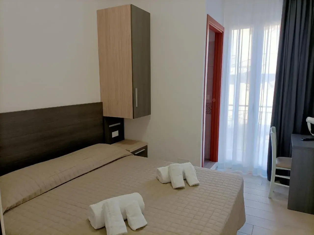Foto - bed and book