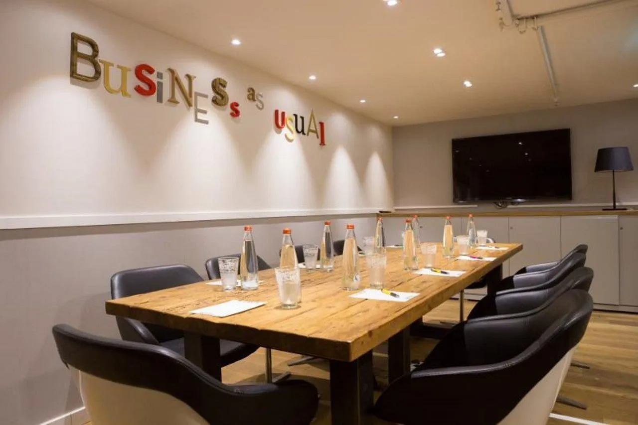 Photo - Jacob Shenkin Hotel