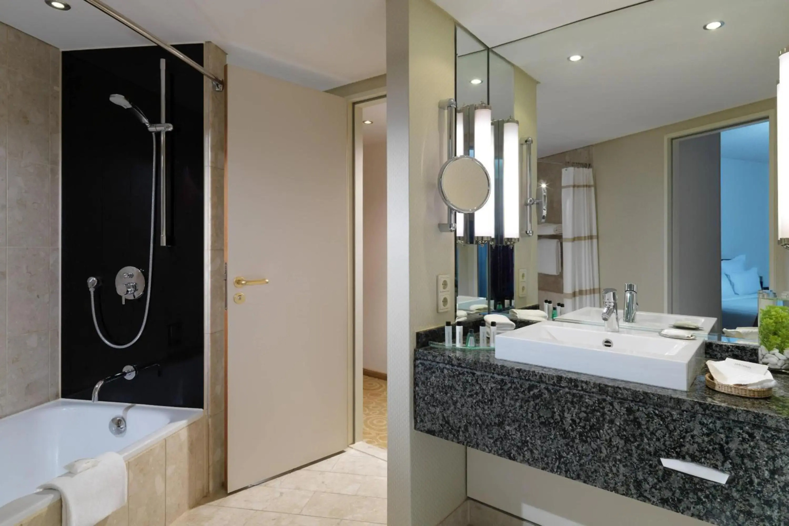 Photo - Hamburg Marriott Hotel