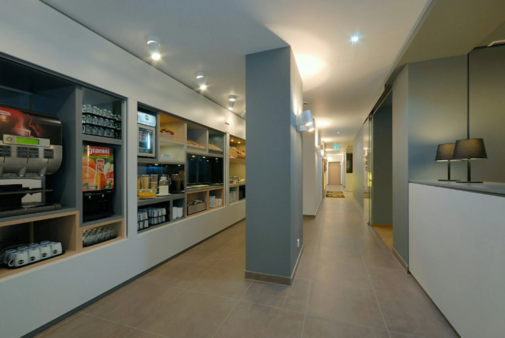 Foto - B&B HOTEL Wiesbaden-Hbf