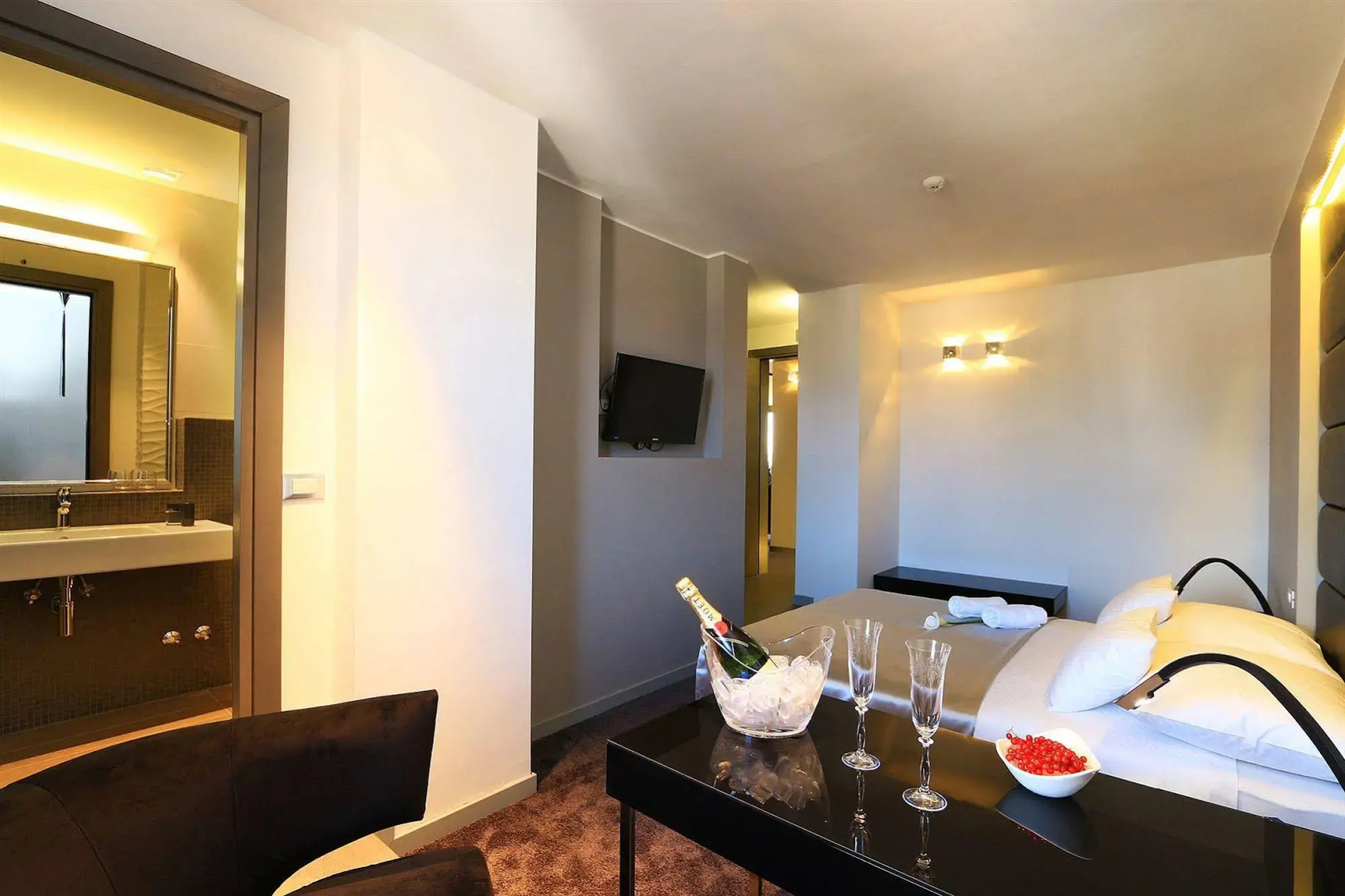 Photo - The View Luxury Rooms
